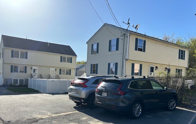 Primary Photo - 86 Central St