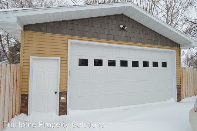Building Photo - 4 br, 2 bath House - 15 Garden Ct. NW
