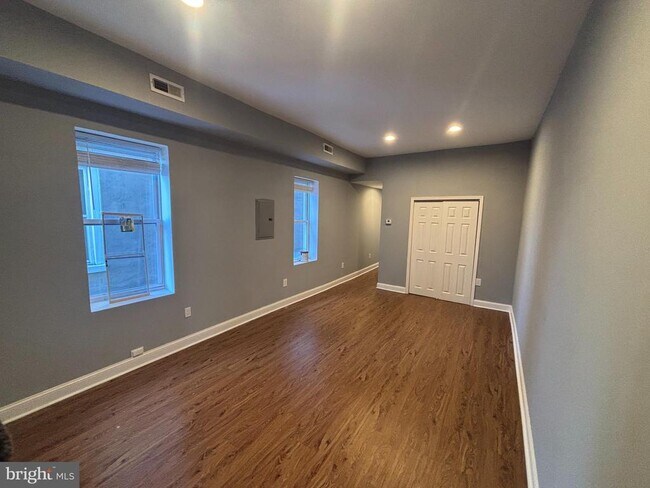 Foto del edificio - 3145 W Diamond St