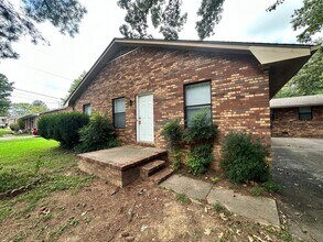 Building Photo - 1802 1/2 Monroe Ave