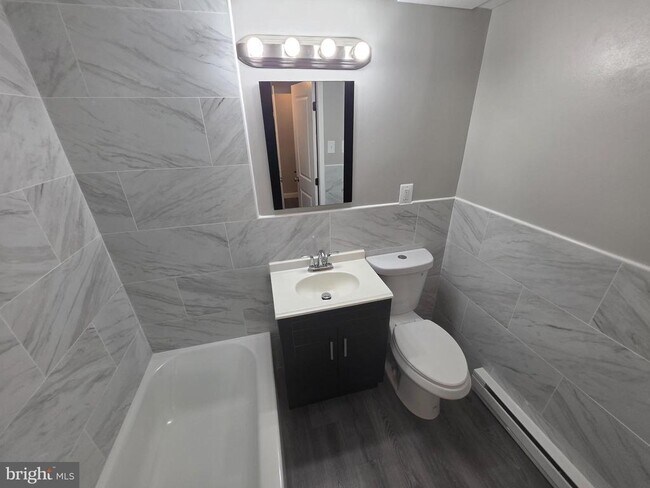 Foto del edificio - 6935 N 15th St