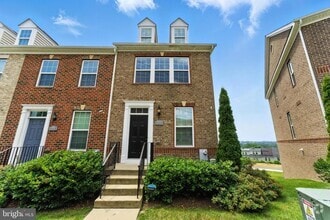 Building Photo - 1111 Trenton Pl SE