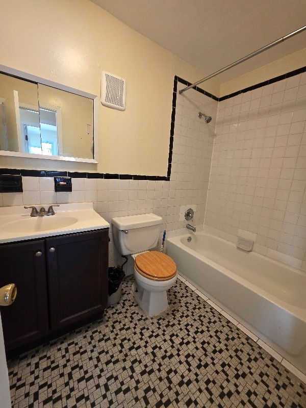 Building Photo - 144-31 183rd St