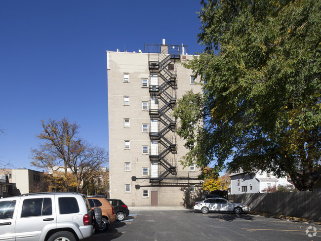 Foto del edificio - Crestwood Apartments