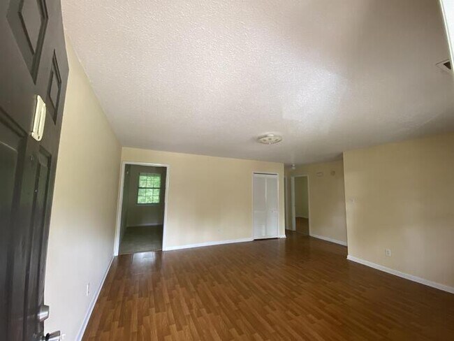 Foto del edificio - 11824 E Gateway Dr SE