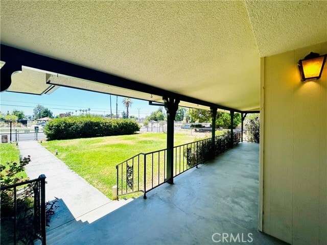 Foto del edificio - 2750 W Devonshire Ave
