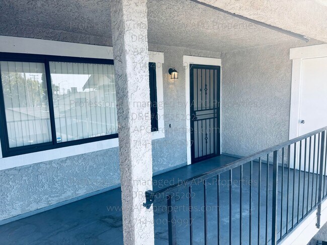 Foto del edificio - 21525 Pioneer Blvd