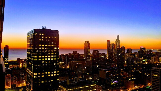Foto del edificio - 235 W Van Buren St