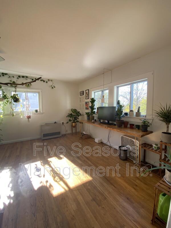 Photo - 351 S Winooski Ave Apartment