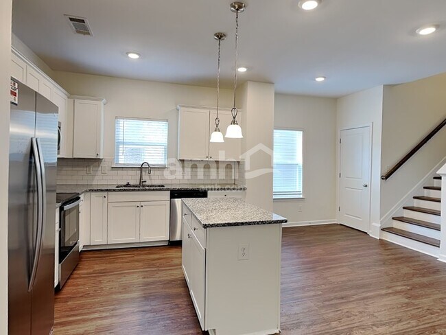 Foto del edificio - 168 Landsdown Xing