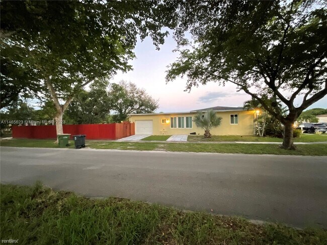 Building Photo - 3 br, 2 bath House - 385 NW 129th St