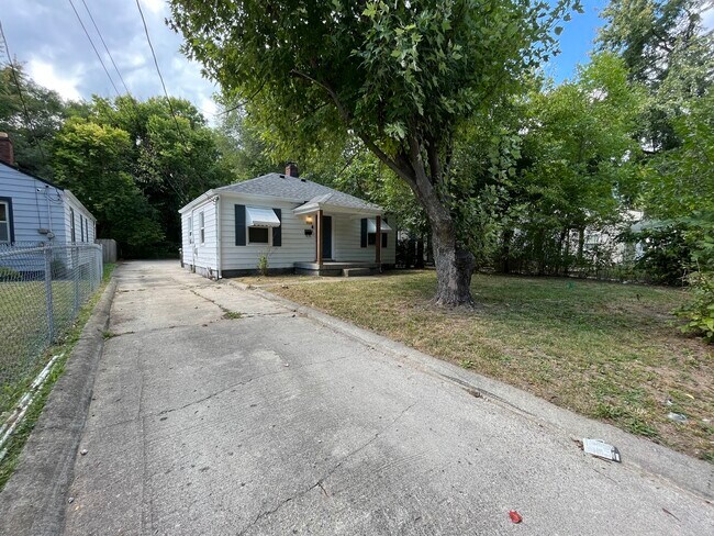 Foto del edificio - 3336 Baltimore Ave