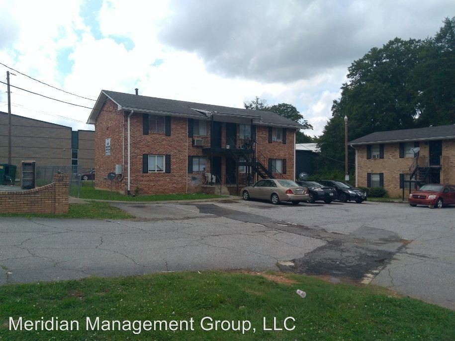 Primary Photo - 696 Hill St