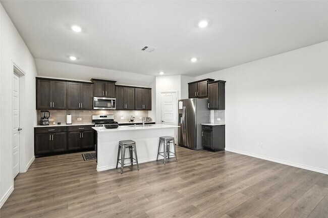 Foto del edificio - 135 Exploration Wy