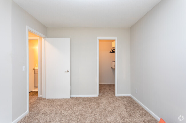 1BR, 1BA - 625sf 11A- Bedroom - Lynn Lake