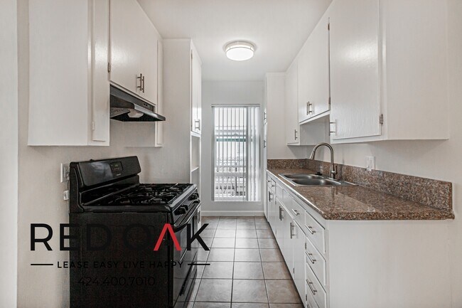 Building Photo - 11621 Sylvan St