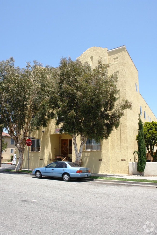Building Photo - Mid Town Apartments