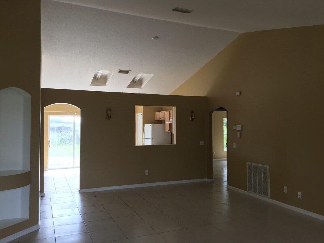 Foto del edificio - 221 NW North Macedo Blvd
