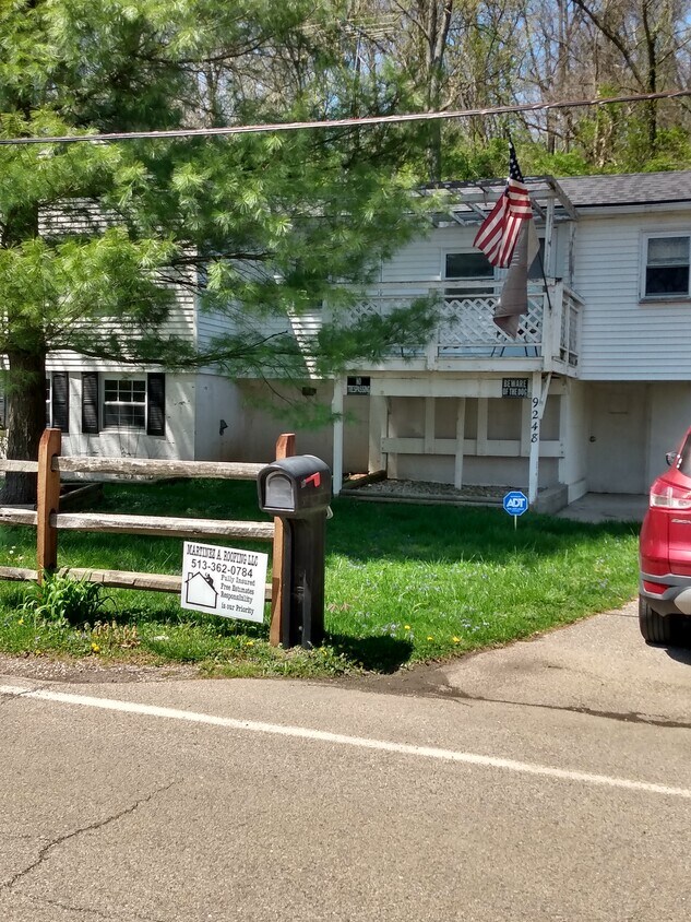 Front Of House - 9248 Link Rd