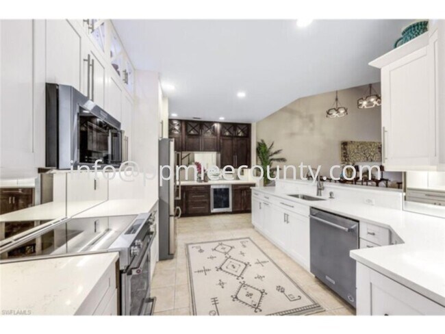 Building Photo - 3/2.5 Townhouse with den in Harbour Isle Y...