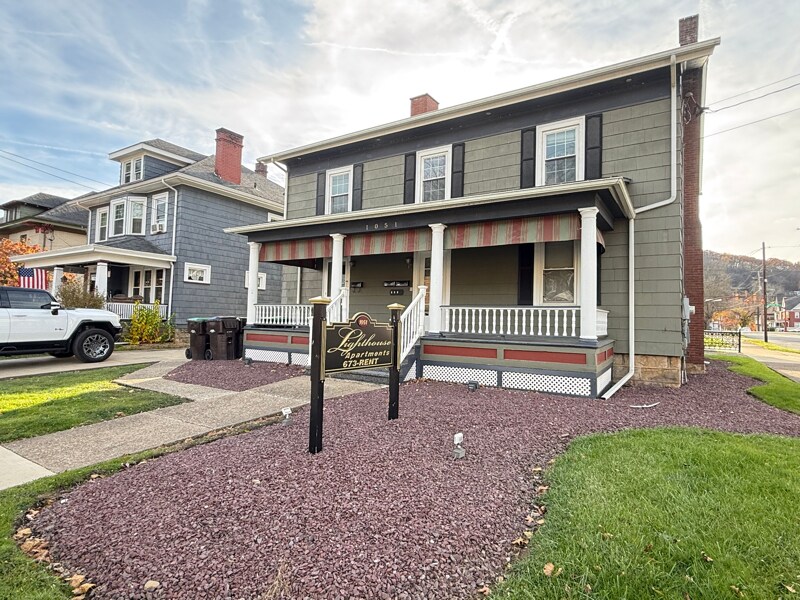 Foto principal - 1051 Elk St