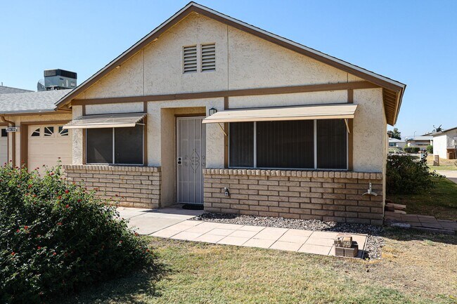 Foto del edificio - QUIET ADULT 55+ COMMUNITY