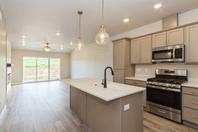 Building Photo - 1025 Switchgrass Ln
