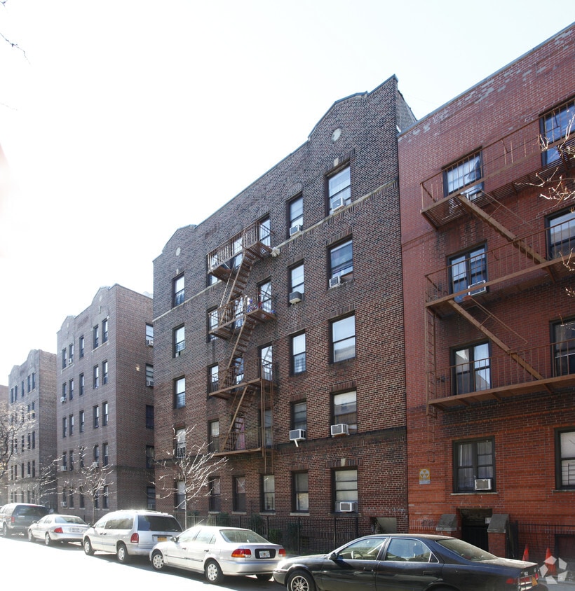3551 94th street Apartments in Jackson Heights, NY