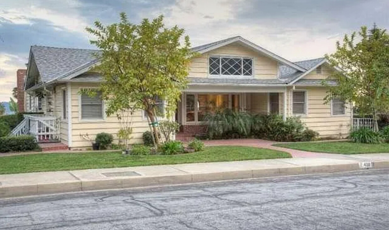 Foto principal - 400 Prospect Ave