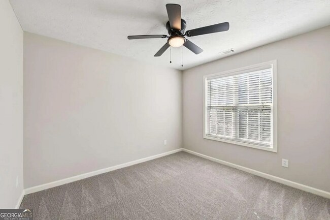 Foto del edificio - 7091 Greenridge Dr