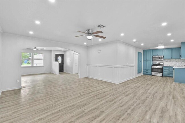 Building Photo - 1609 3rd St