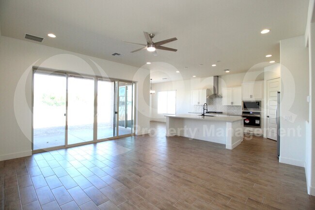 Building Photo - 22654 E Lawndale Pl