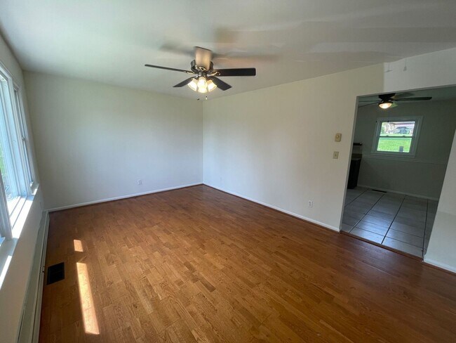 Foto del edificio - 5631 Rolling Hills Dr