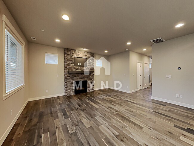 Foto del edificio - 1208 170th St SW Unit B