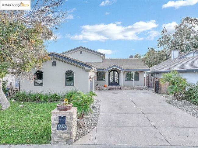 Foto del edificio - 5580 Edgeview Dr