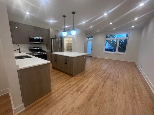 Foto del edificio - 2657 W Huron St