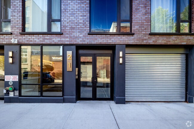 Building Photo - 21 Meserole St