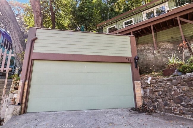 Building Photo - 432 Fernwood Pacific Dr