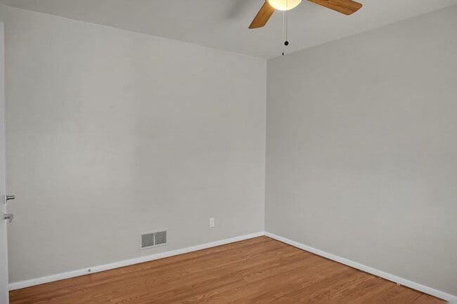 Foto del edificio - 2467 Lafayette Rd