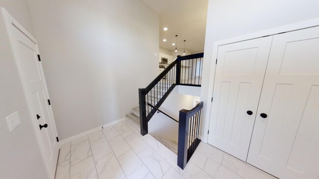 Building Photo - 10305-103128 128 Ave