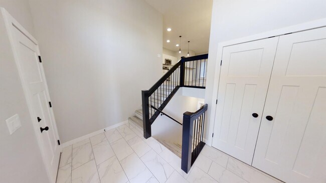 Photo du bâtiment - 10305-103128 128 Ave