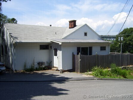 Foto principal - 123 Bridge St
