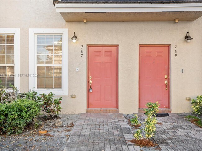 Foto del edificio - 767 NW 42nd Ave