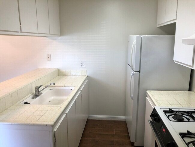 Building Photo - 255 Sharp Cir