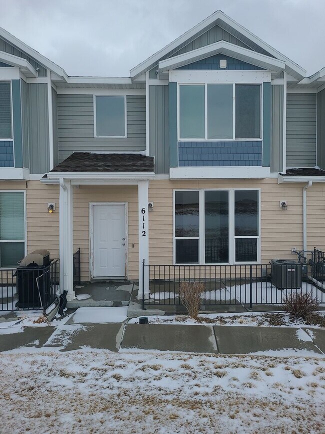 Foto del edificio - Available now! View Today by calling ShowMojo at 307.219.4881