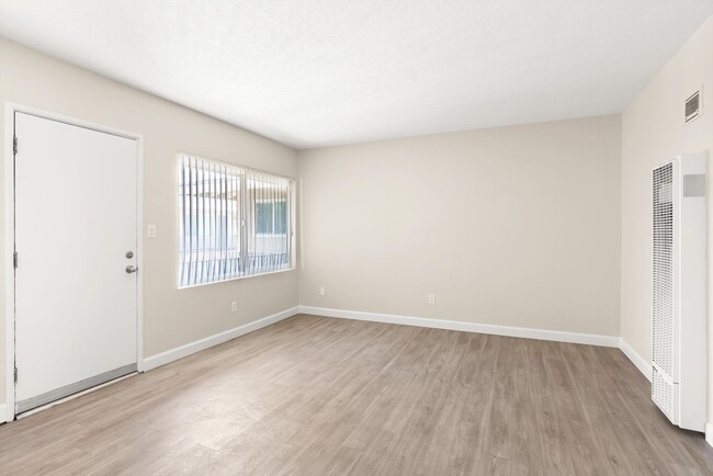 Foto del interior - Park Village Apartment Homes- Riverside, CA