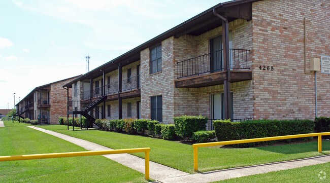 Foto del edificio - 4245-4265 Crow Rd
