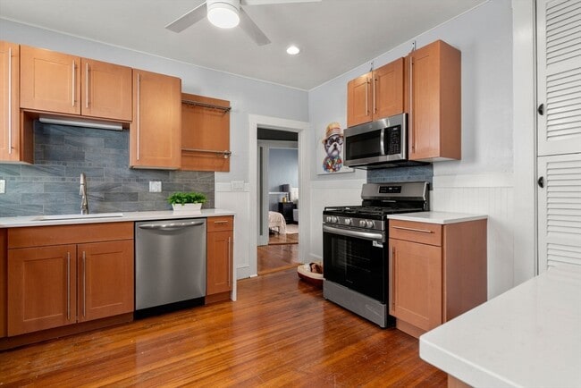 Building Photo - 97 Bow St