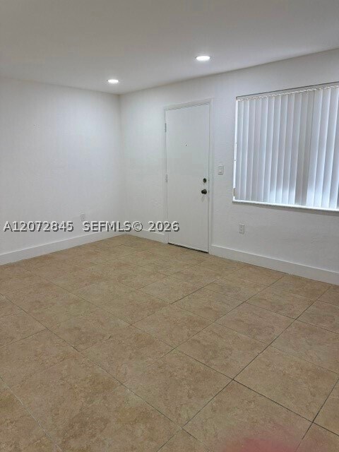 Building Photo - 4450 SW 67th Ave