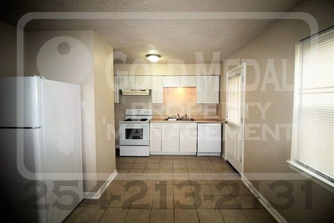 Building Photo - 3904 Charolais Dr